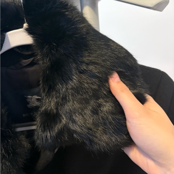 Angora wool Burberry Black Trench Coat with Fur Collar - Picture 4 of 7